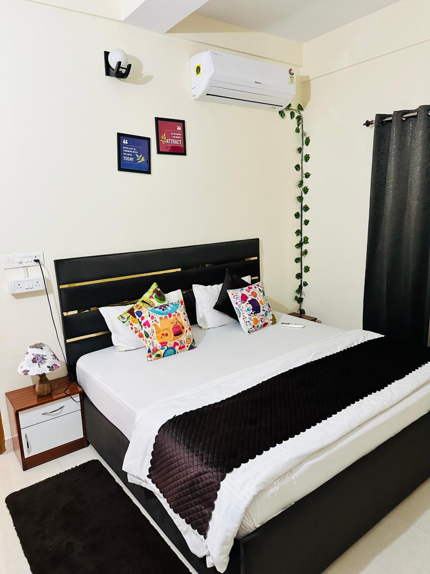 Zoomstay - 3Bhk Apartments Varanasi Exterior foto